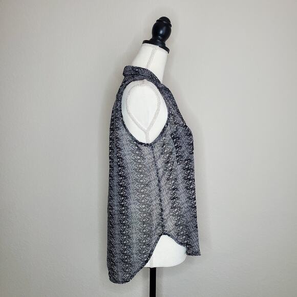 Lily White Sheer Patterned Tank Top Medium - Picture 2 of 7